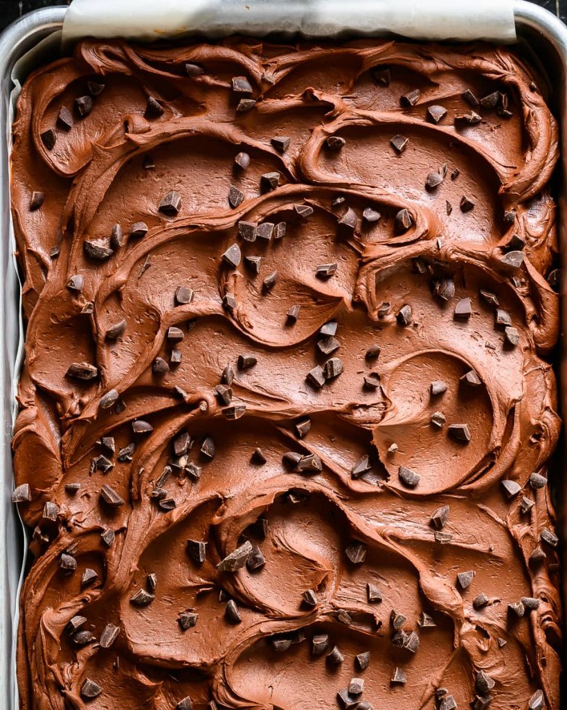 veganský listový dort s čokoládovými lupínky