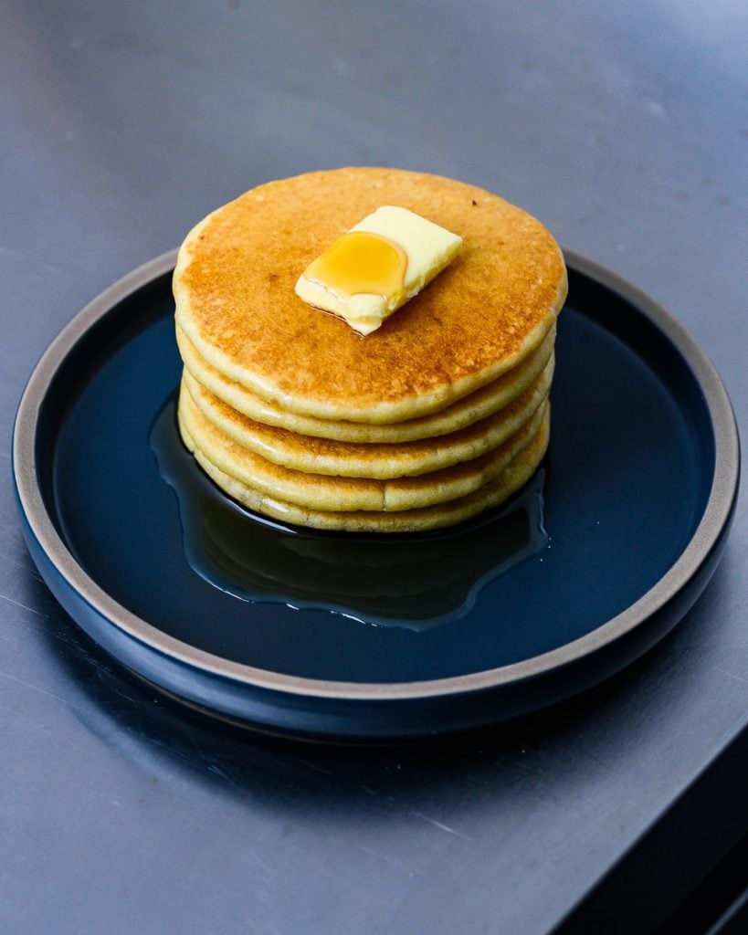 vegan pannenkoeken met maïsmeel en karnemelk