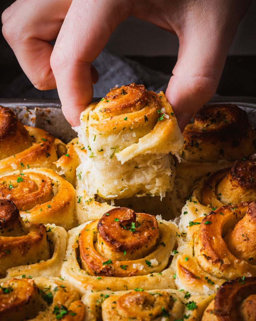 vegan garlic butter rolls