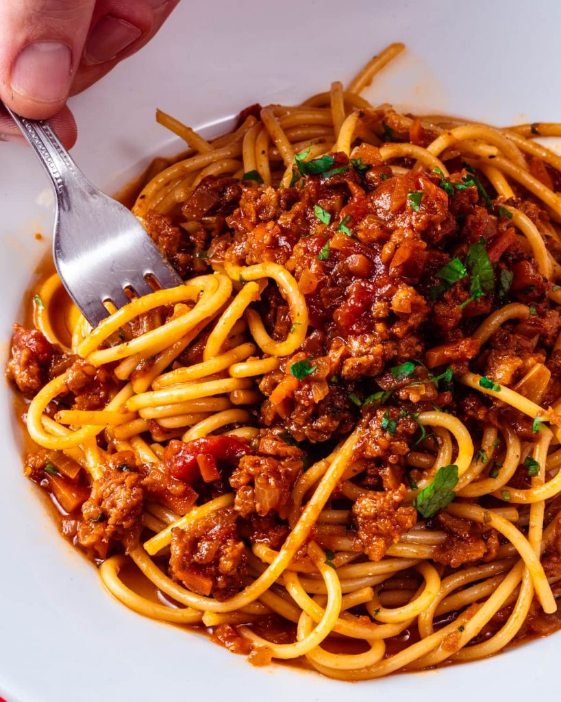pasta with vegan bolognese