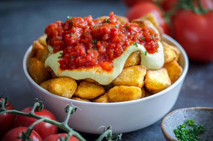 patatas bravas with spicy tomato sauce