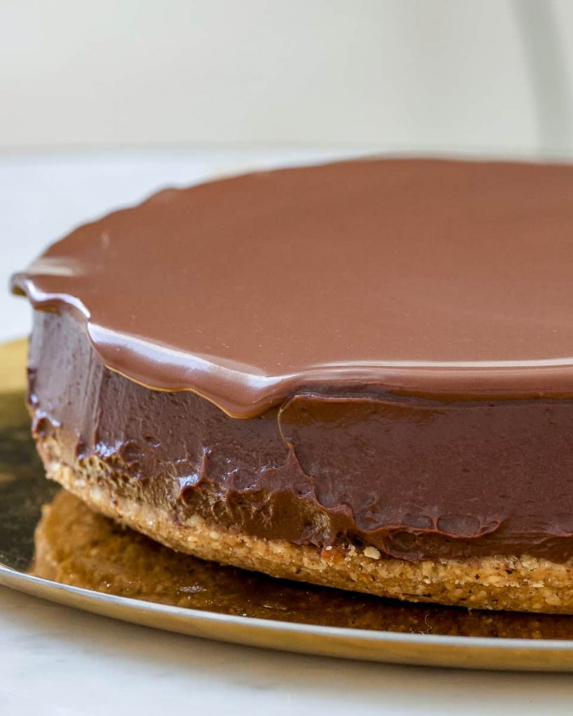 chocolate ganache on cheesecake