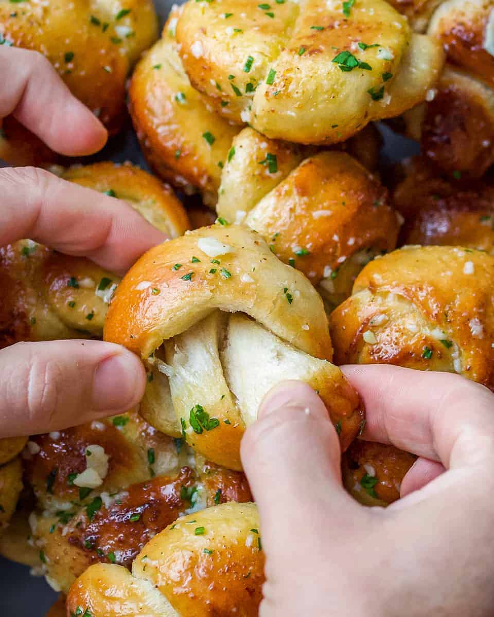 vegan garlic knots