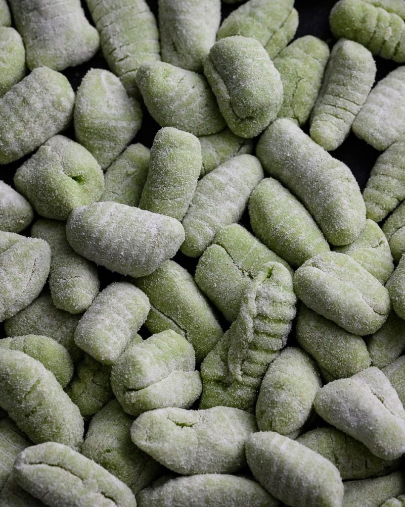 Gnocchi agli spinaci vegan? Ecco il sugo verde che spacca. - Vegan