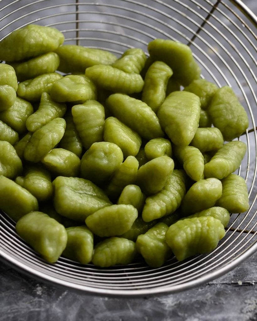 Gnocchi agli spinaci vegan? Ecco il sugo verde che spacca. - Vegan Cucina  Felice