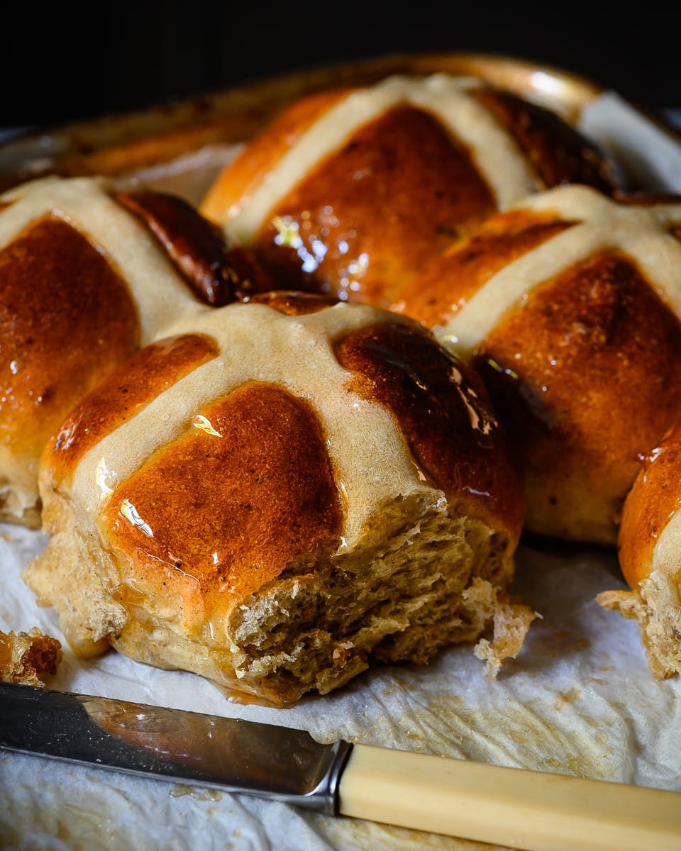 vegan hot cross buns