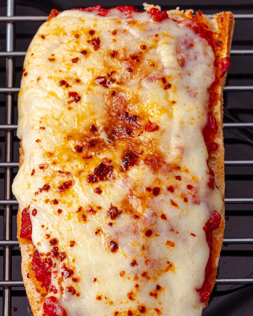 https://schoolnightvegan.com/wp-content/uploads/2022/11/vegan-mozzarella-16.jpg