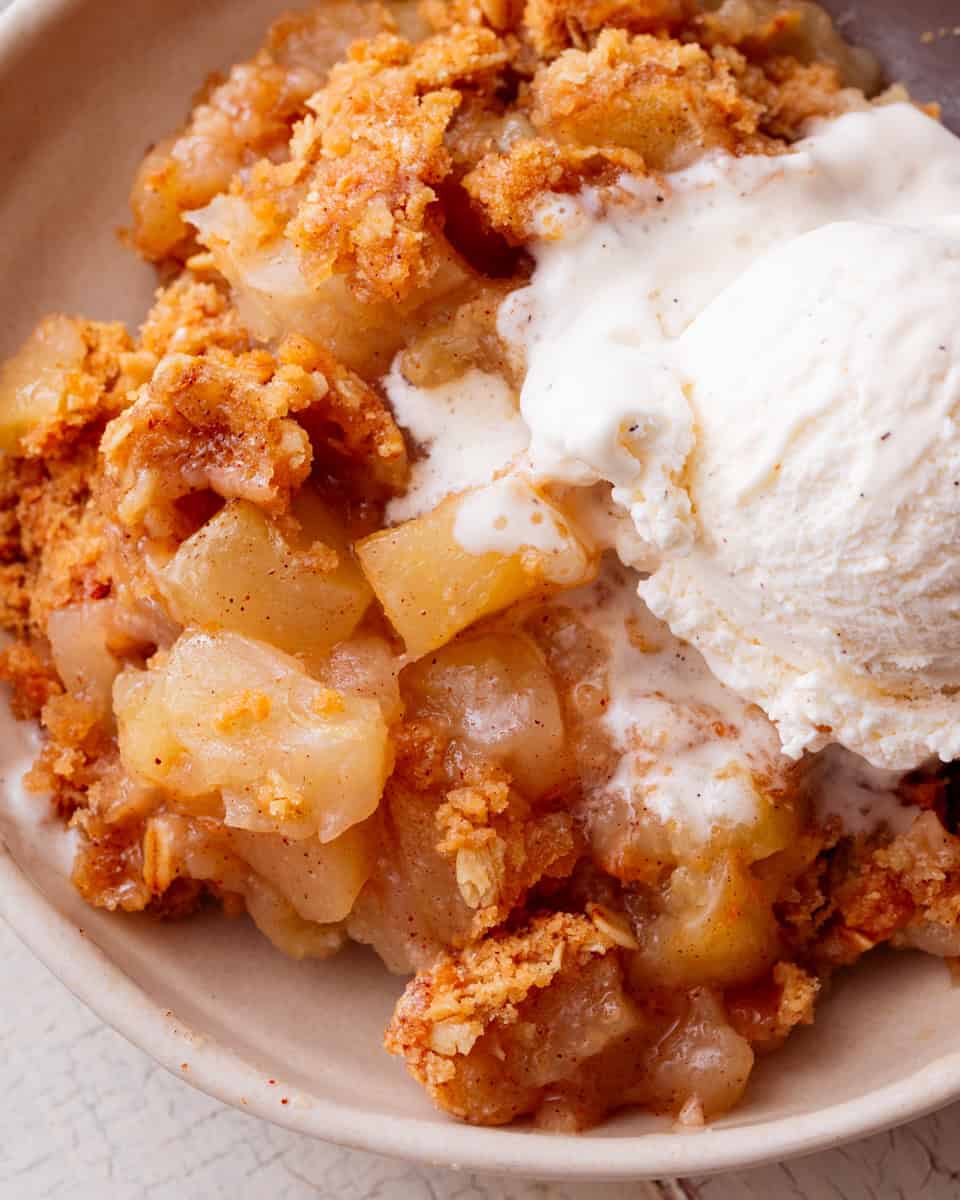 Vegan Apple Crisp with ice cream