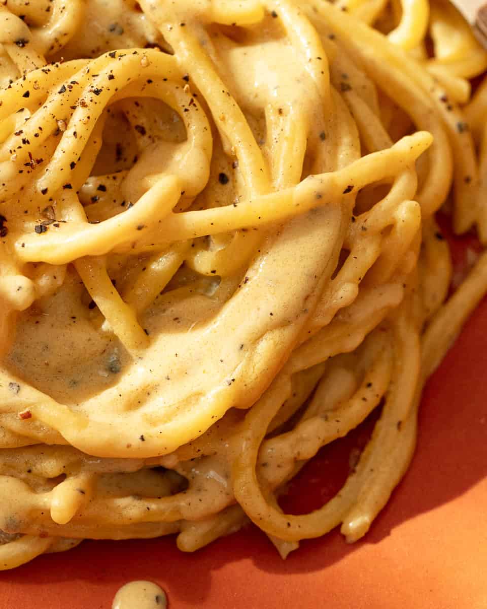 Vegan cacio e pepe